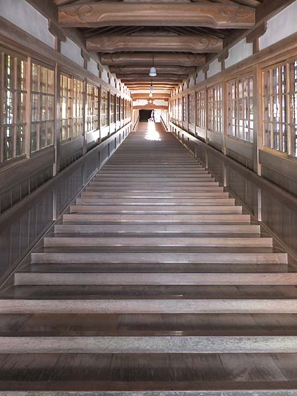 永平寺の階段