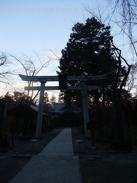 2010.11.長野県小諸市、紅葉の懐古園。懐古神社